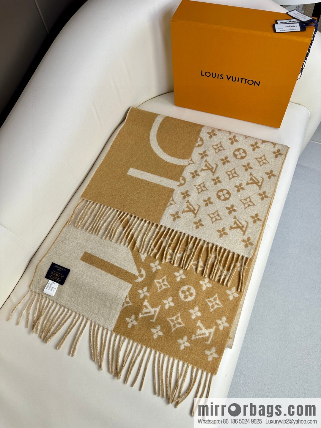 LV double color, cashmere small shawl.