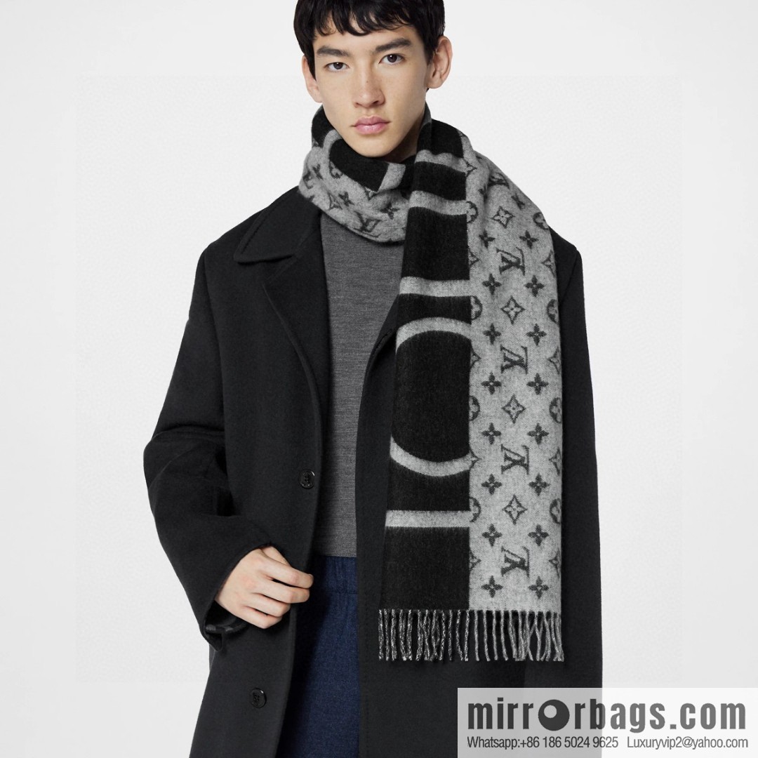 LV double color, cashmere small shawl.
