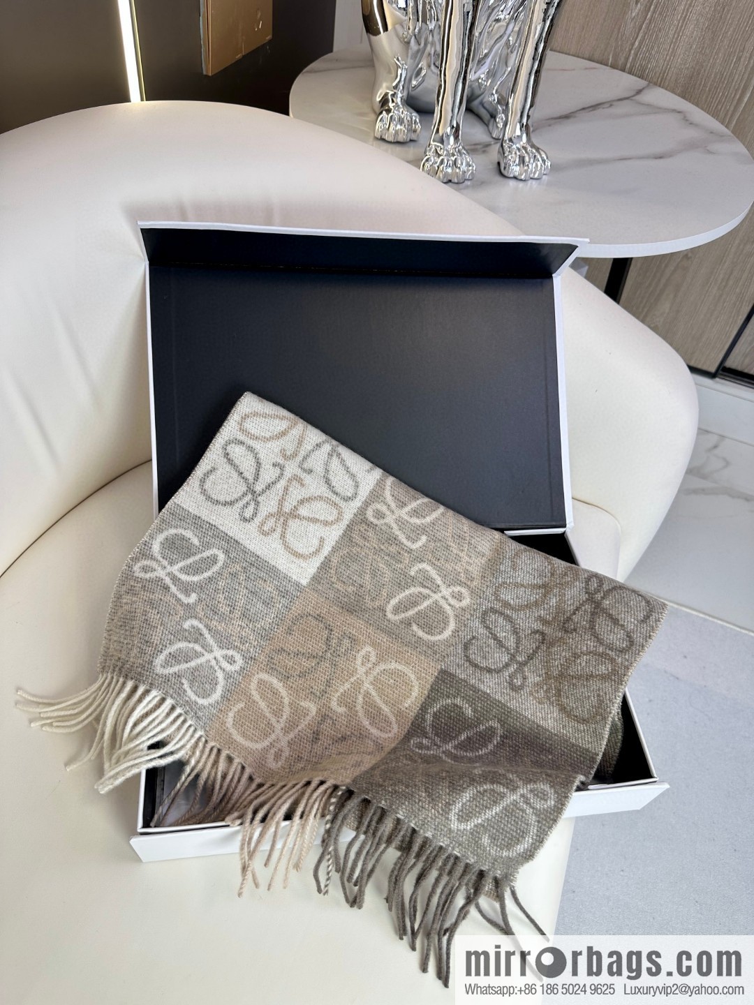 LOEWE classic logo style scarf