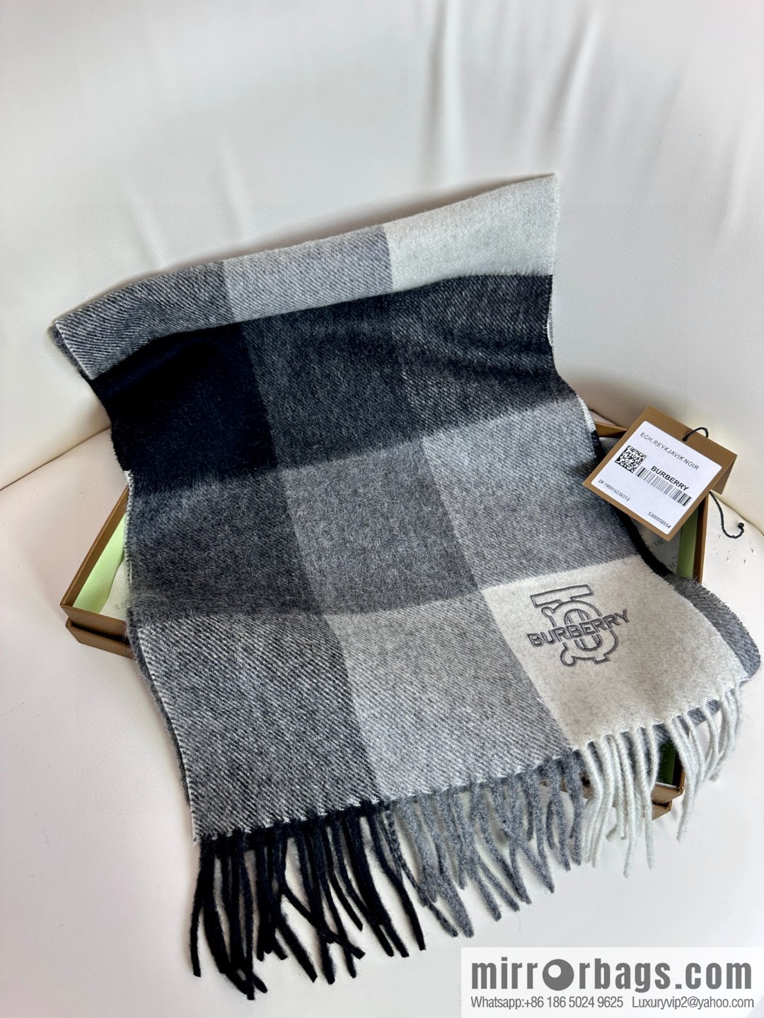 Burberry Burberry 2023 latest TB classic plaid unisex couple cashmere scarf