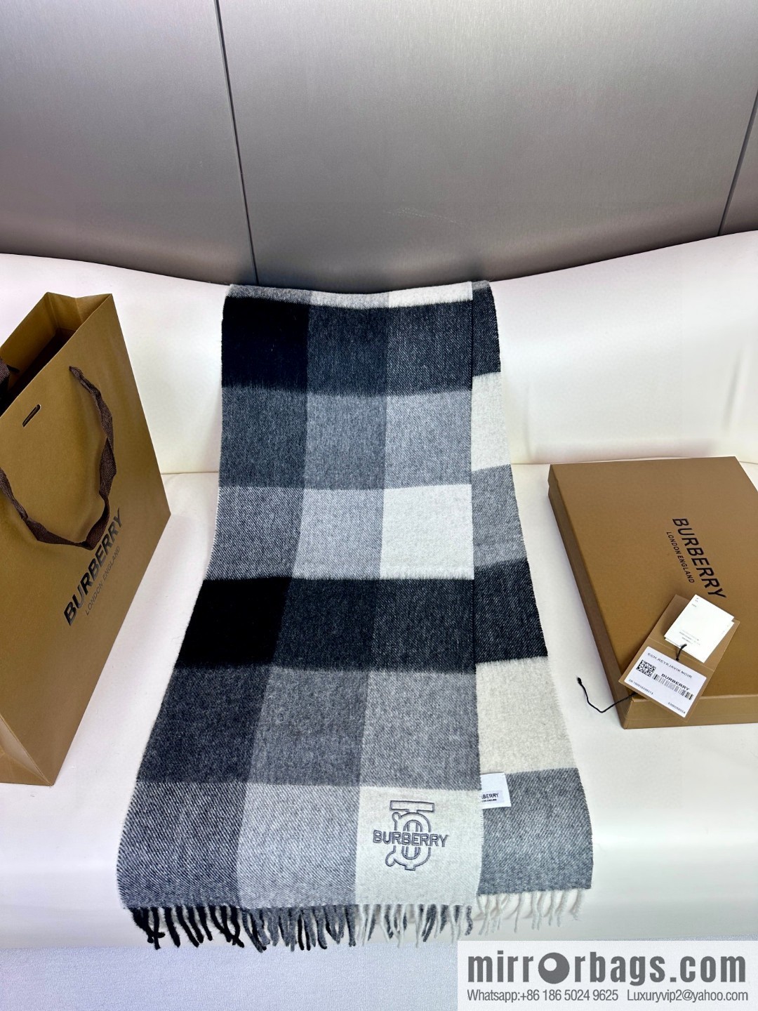 Burberry Burberry 2023 latest TB classic plaid unisex couple cashmere scarf