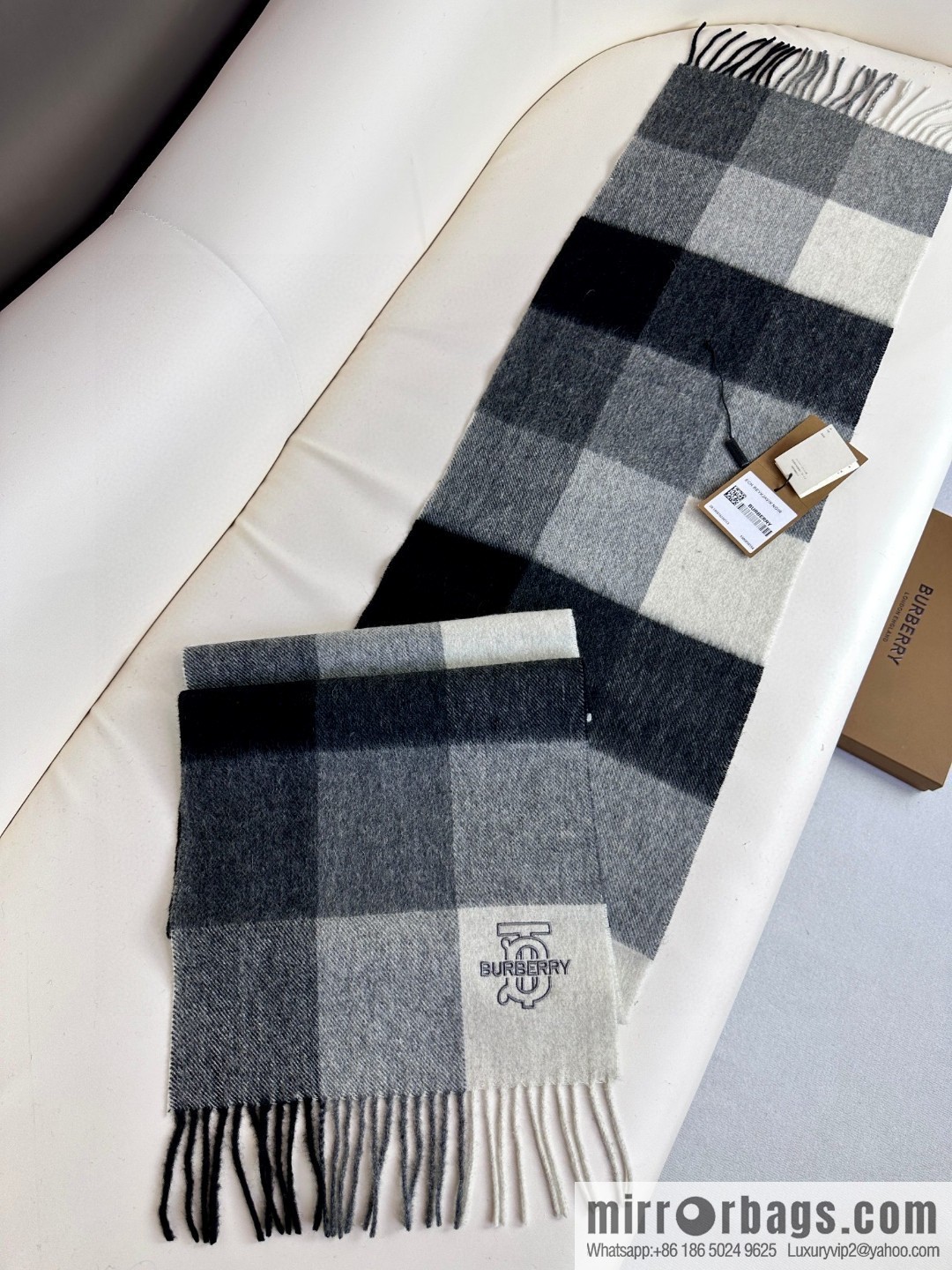 Burberry Burberry 2023 latest TB classic plaid unisex couple cashmere scarf