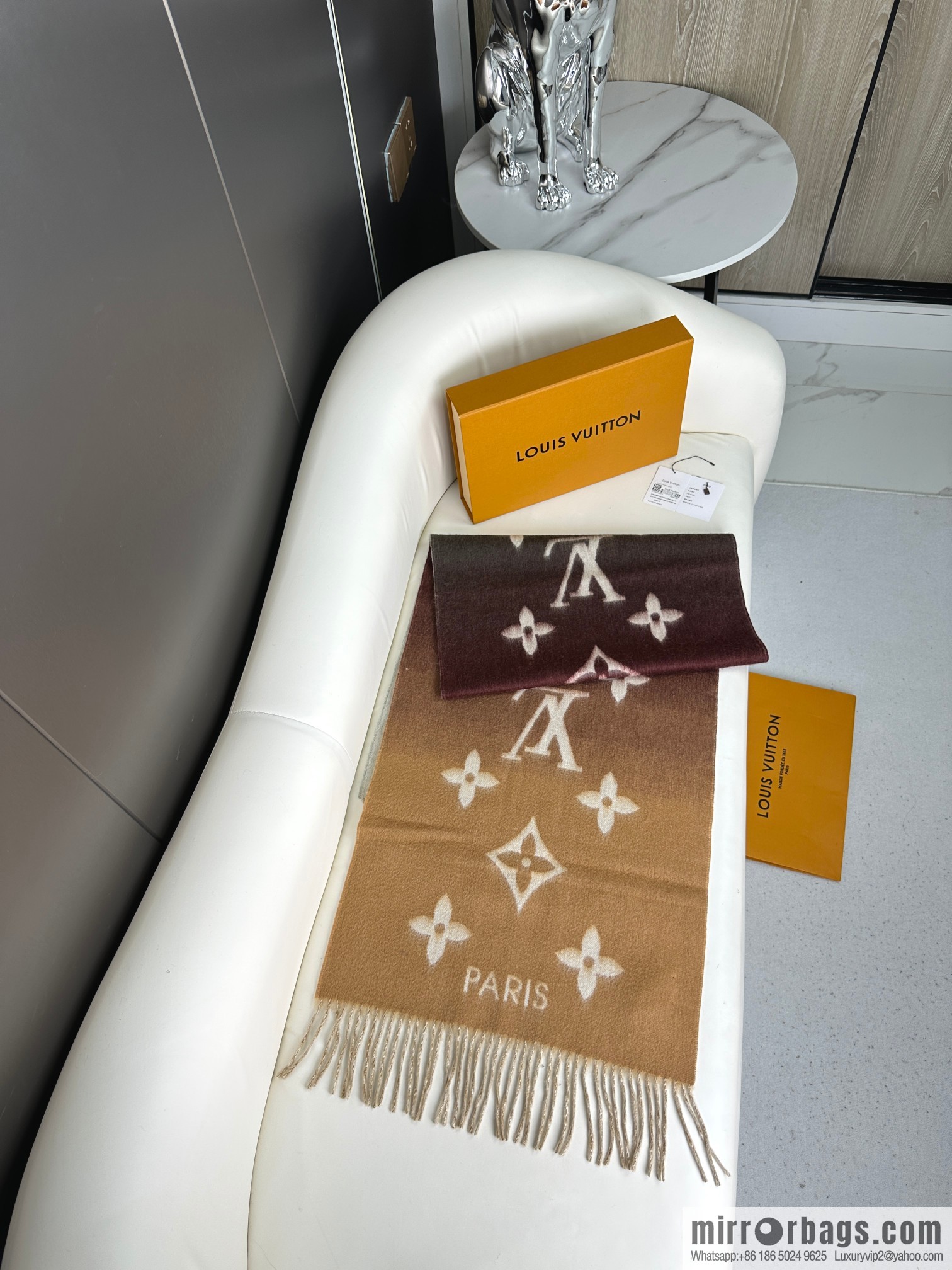 LV 𝑹𝒆𝒚𝒌𝒋𝒂𝒗𝒊𝒌 Double Sided Cashmere Scarf