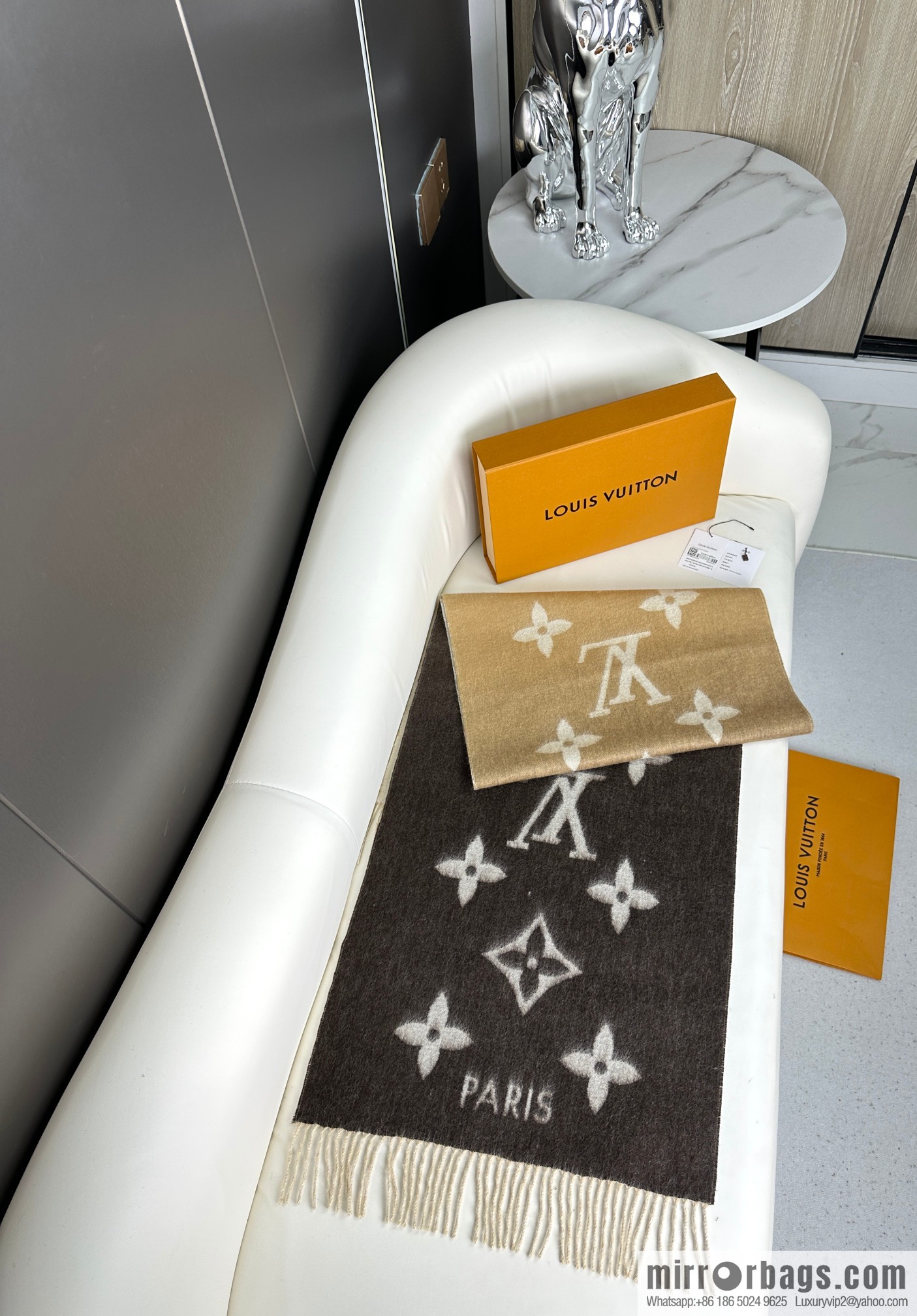 LV 𝑹𝒆𝒚𝒌𝒋𝒂𝒗𝒊𝒌 Double Sided Cashmere Scarf