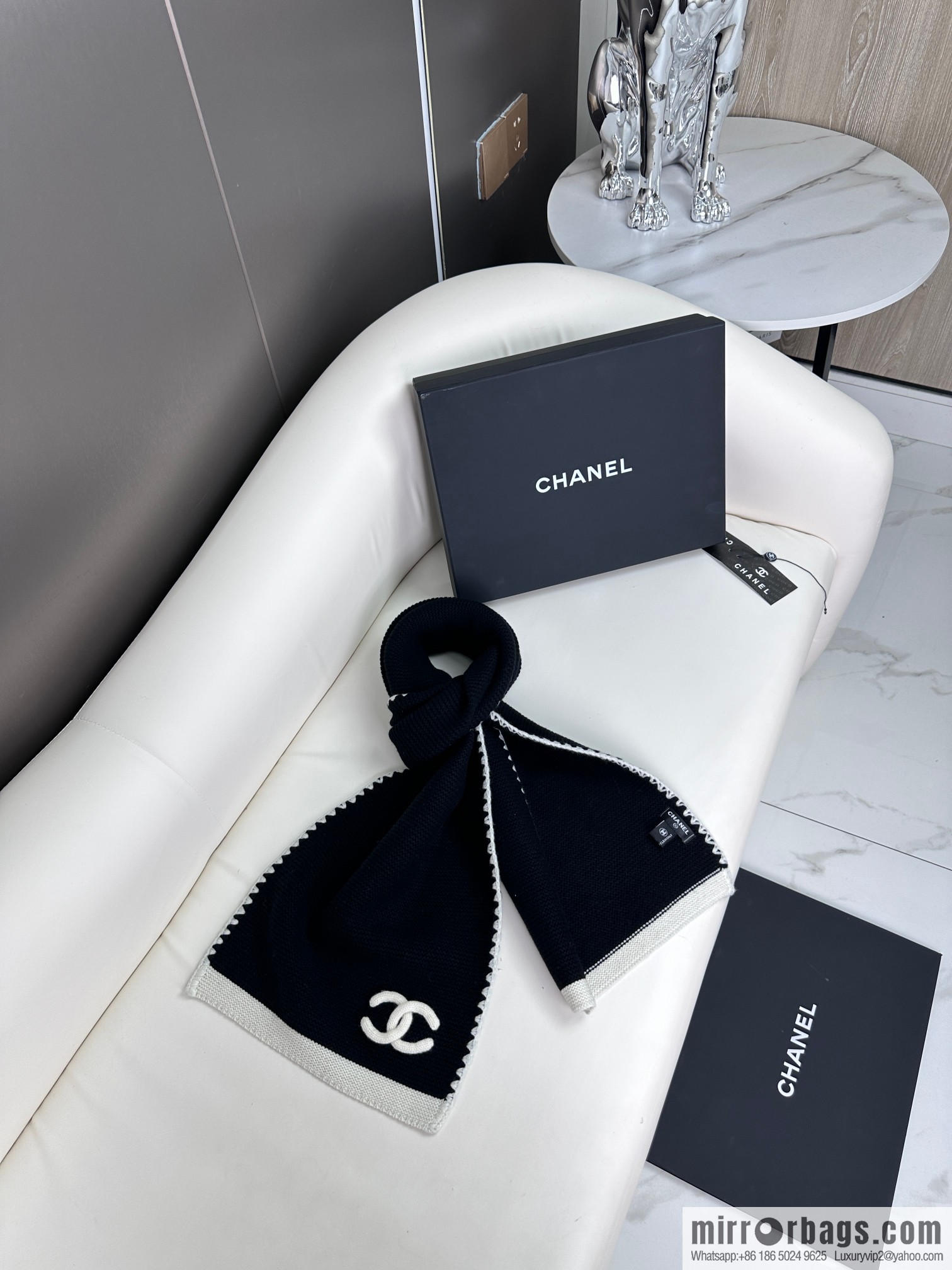 CHANEL wool yarn scarf