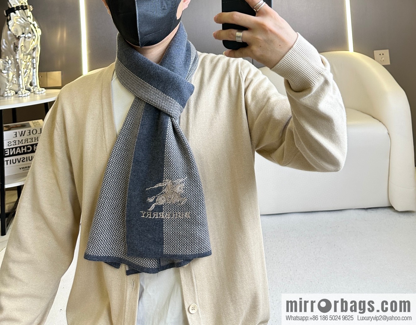 Burberry, classic warhorse plaid, high-end men's scarf