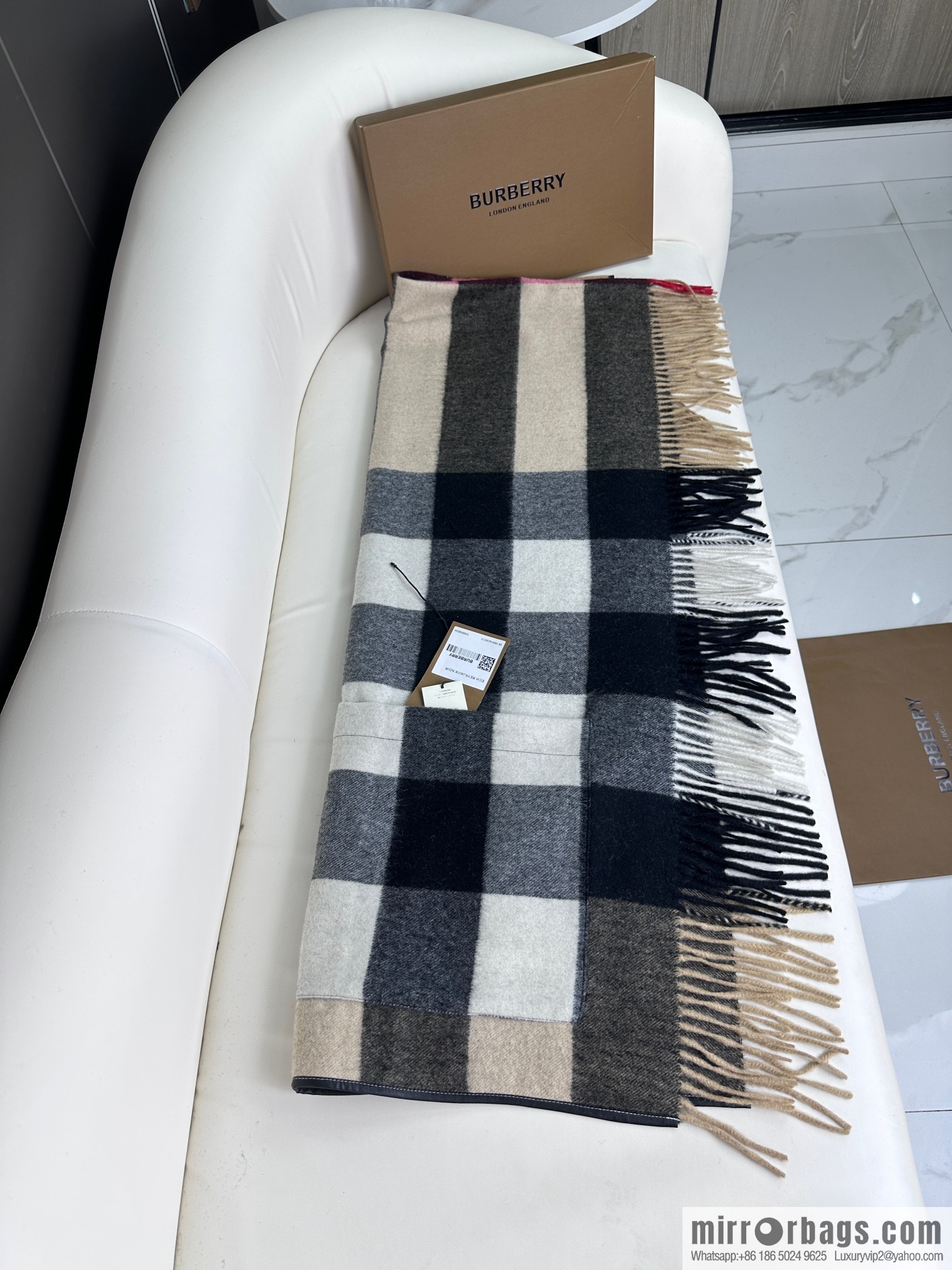 Burberry, the latest logo plaid cape large shawl
