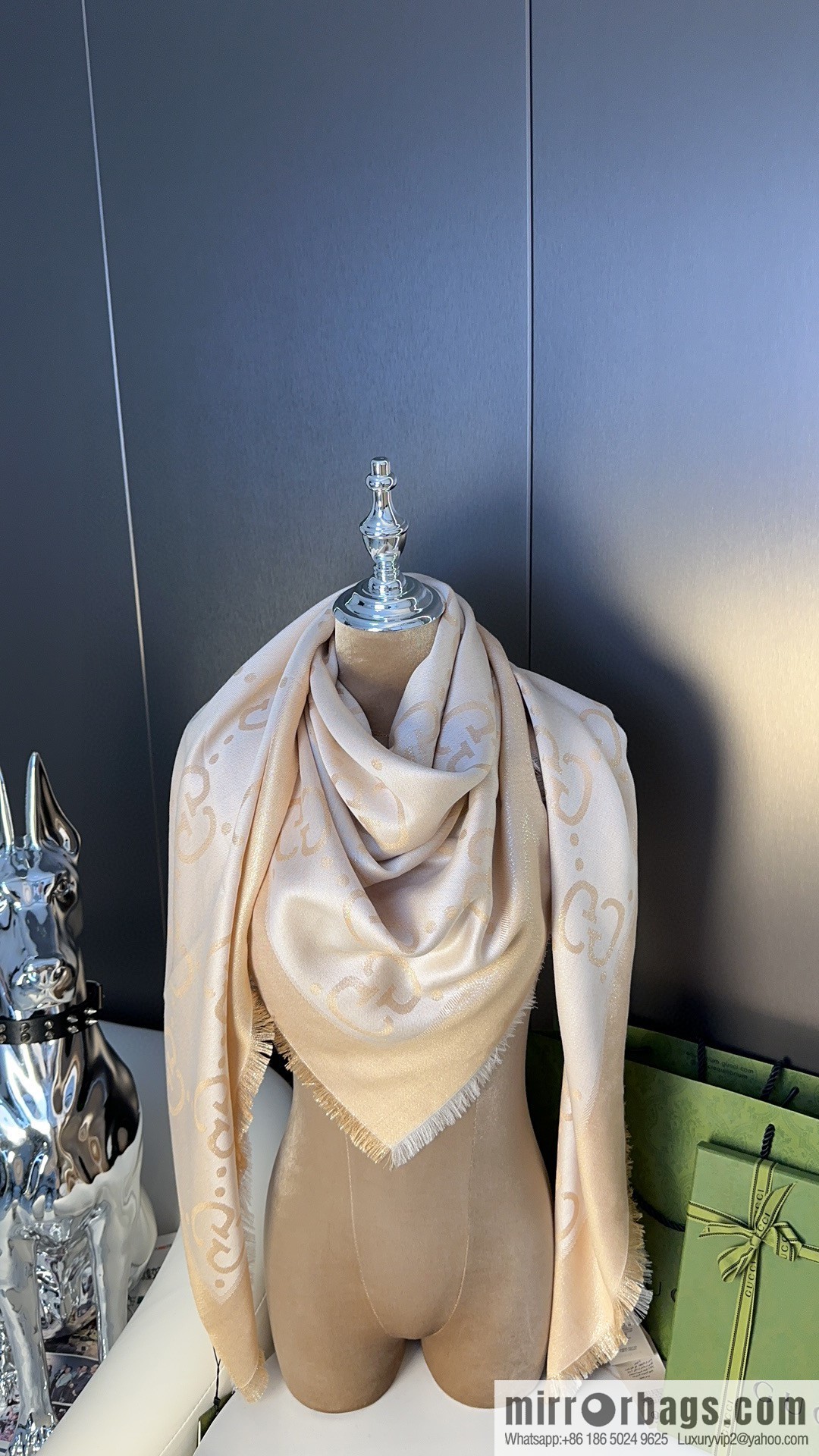 GUCCI GG gold thread jacquard shawl