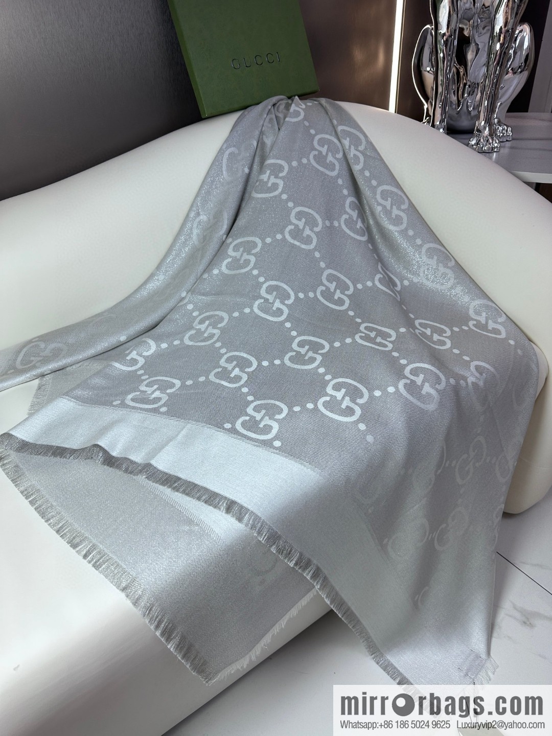 GUCCI GG gold thread jacquard shawl