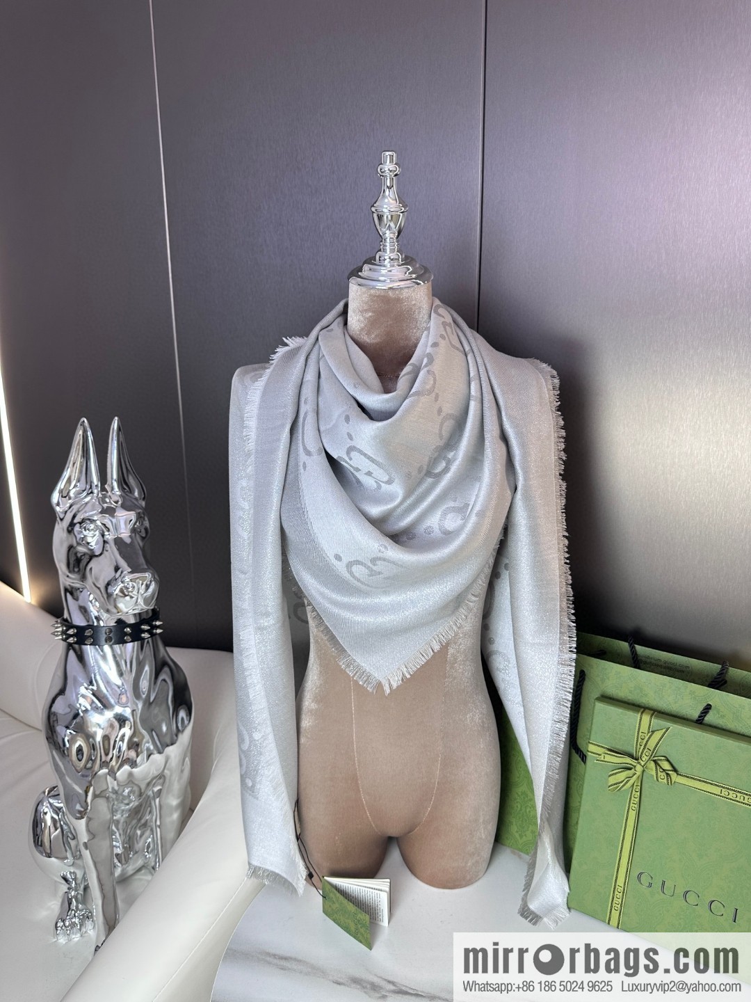 GUCCI GG gold thread jacquard shawl