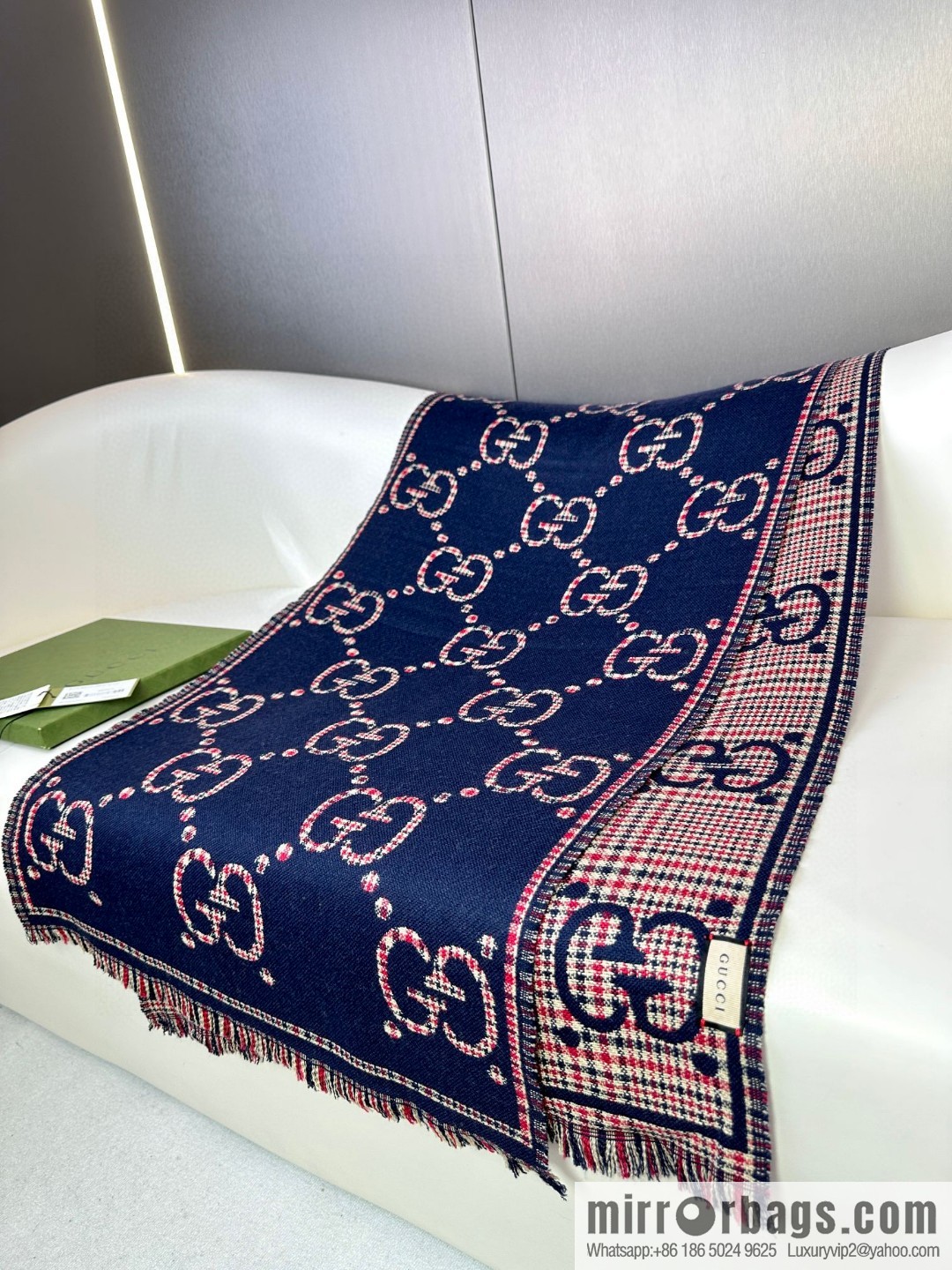GUCCI GG pattern, fringed double-sided jacquard wool scarf