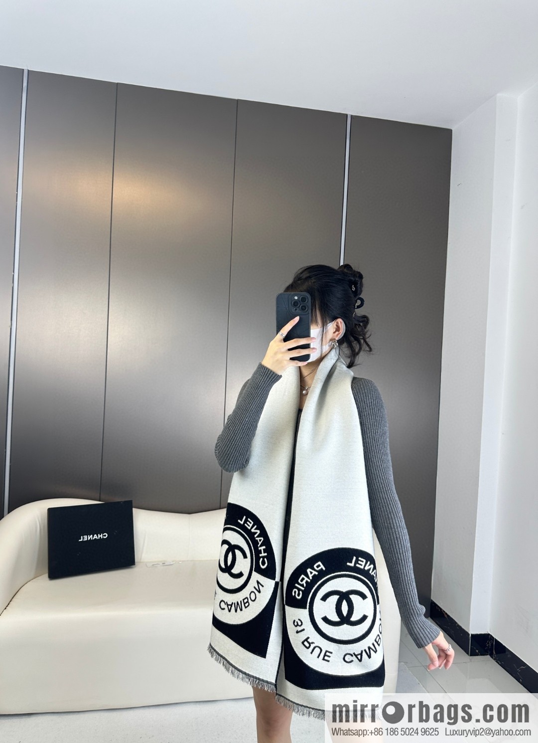 CHANEL Xiaoxiang badge scarf
