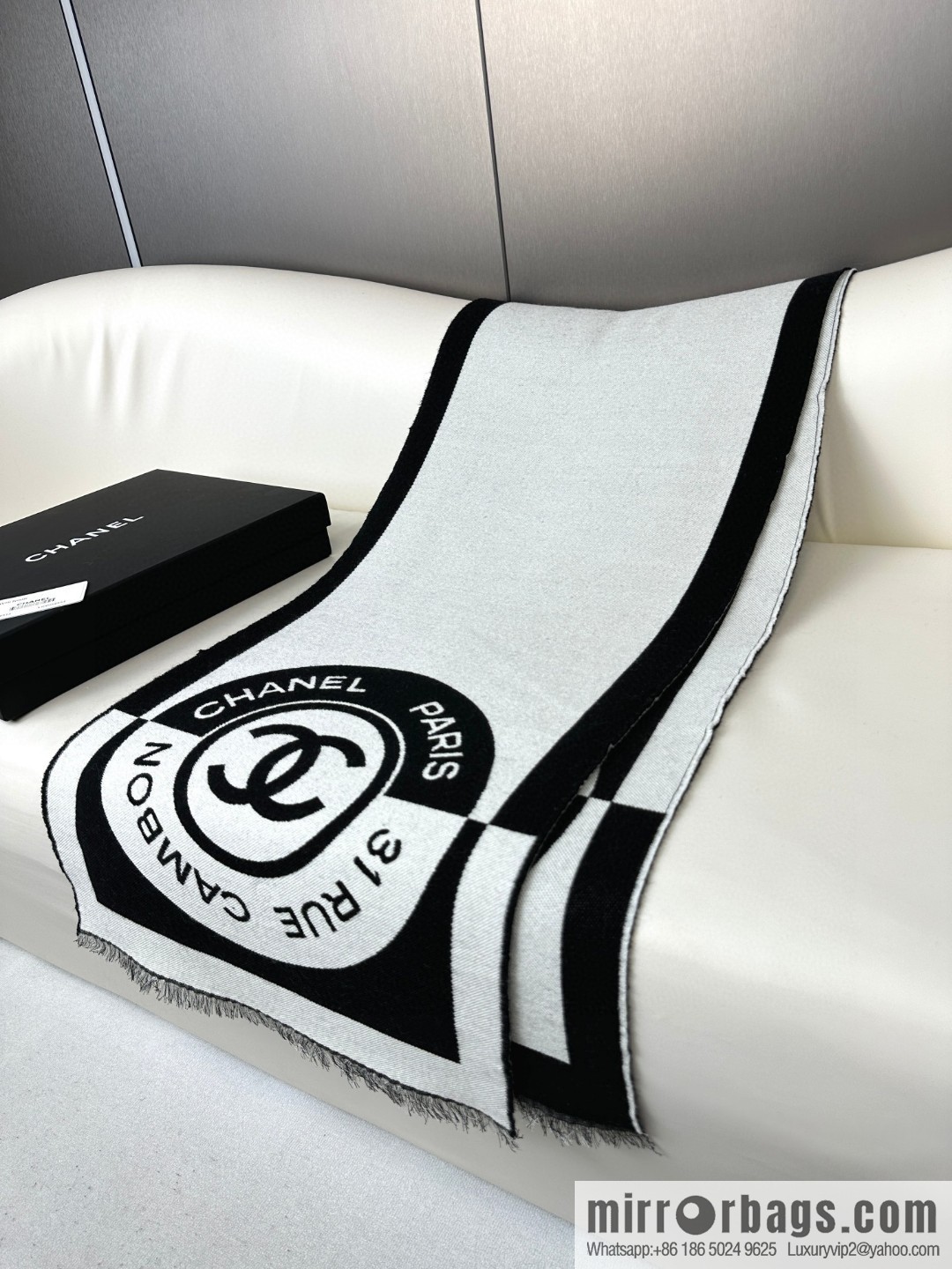 CHANEL Xiaoxiang badge scarf