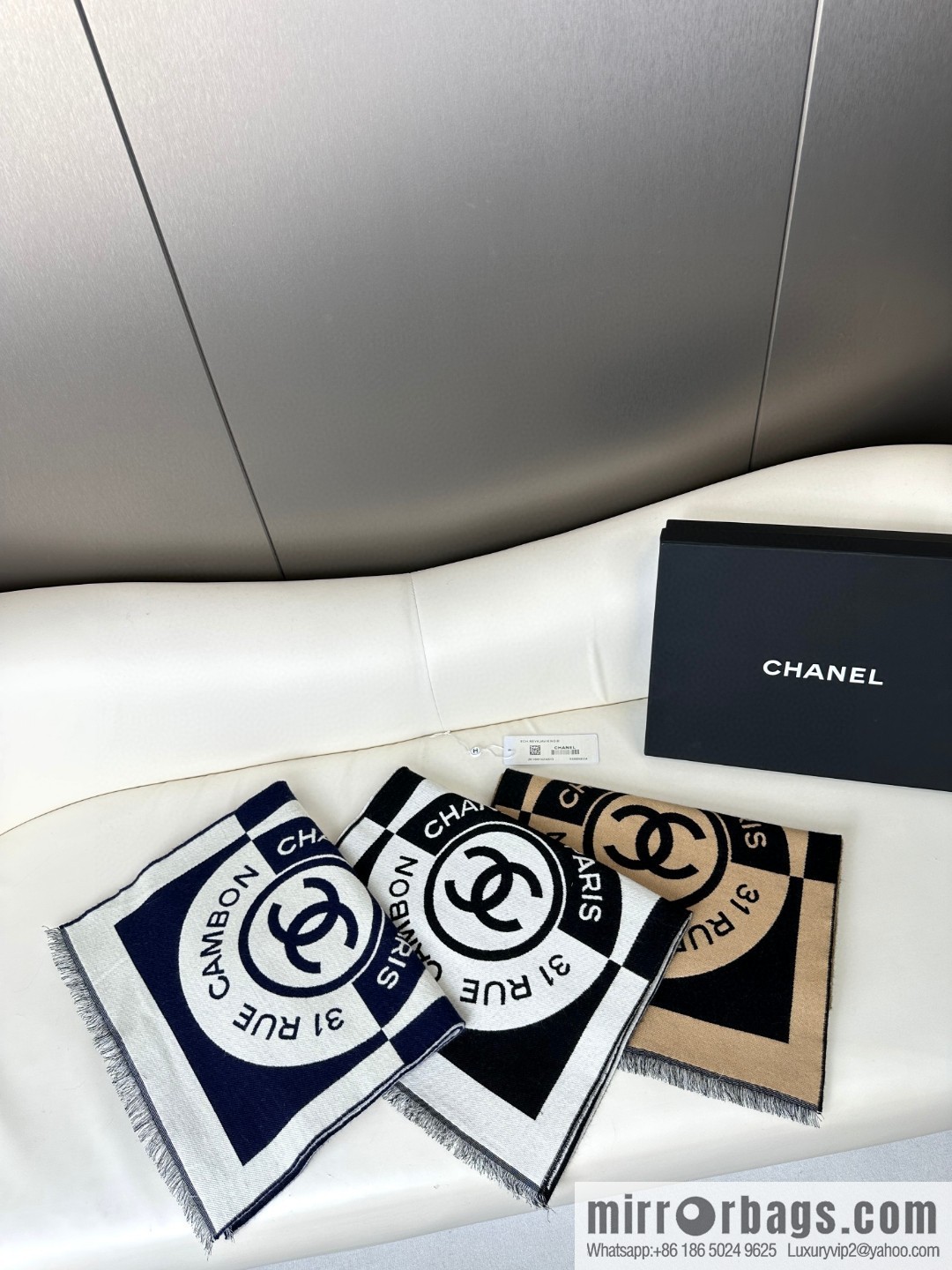 CHANEL Xiaoxiang badge scarf