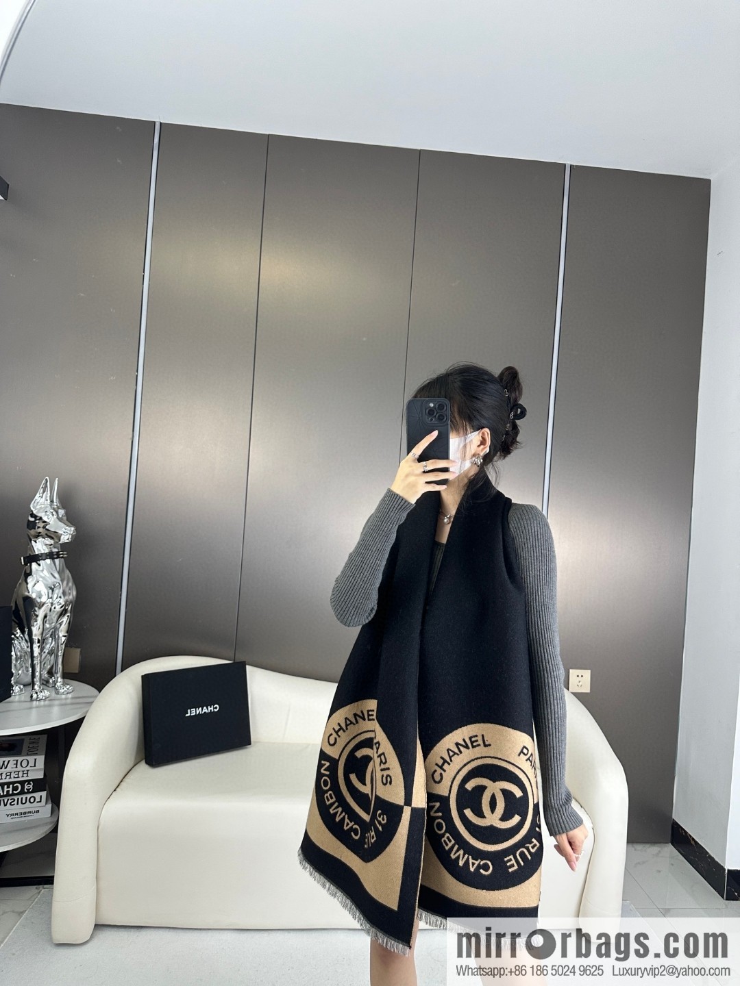 CHANEL Xiaoxiang badge scarf