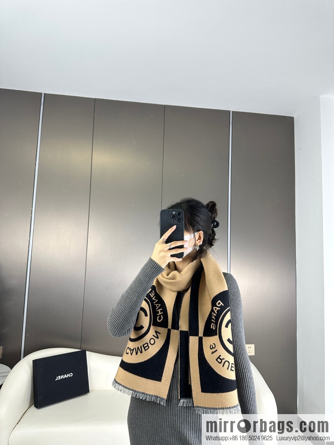 CHANEL Xiaoxiang badge scarf