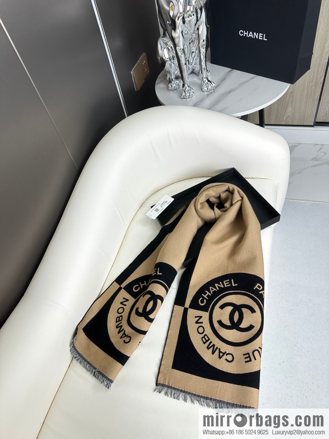 CHANEL Xiaoxiang badge scarf