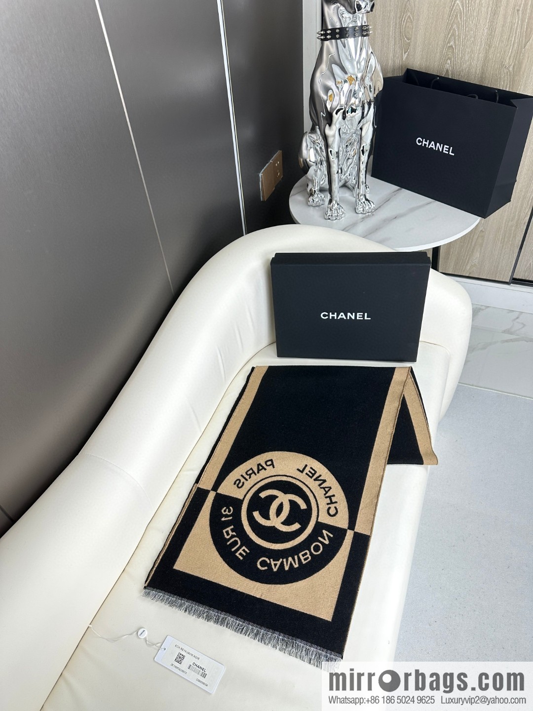 CHANEL Xiaoxiang badge scarf