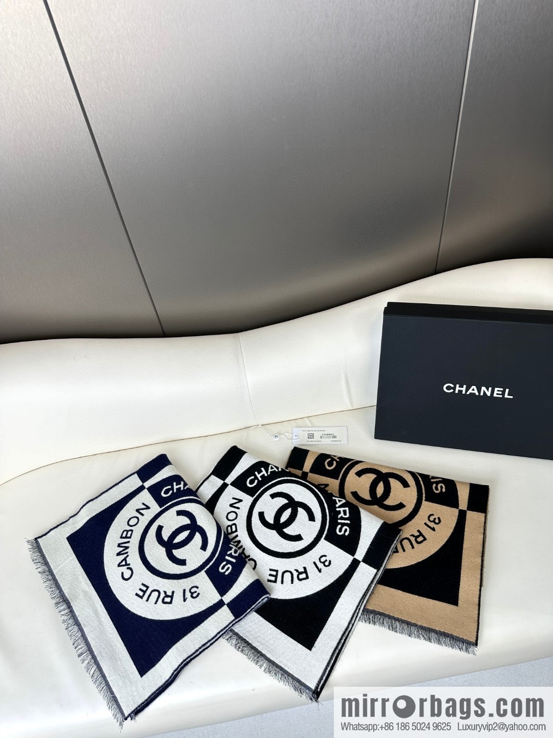 CHANEL Xiaoxiang badge scarf