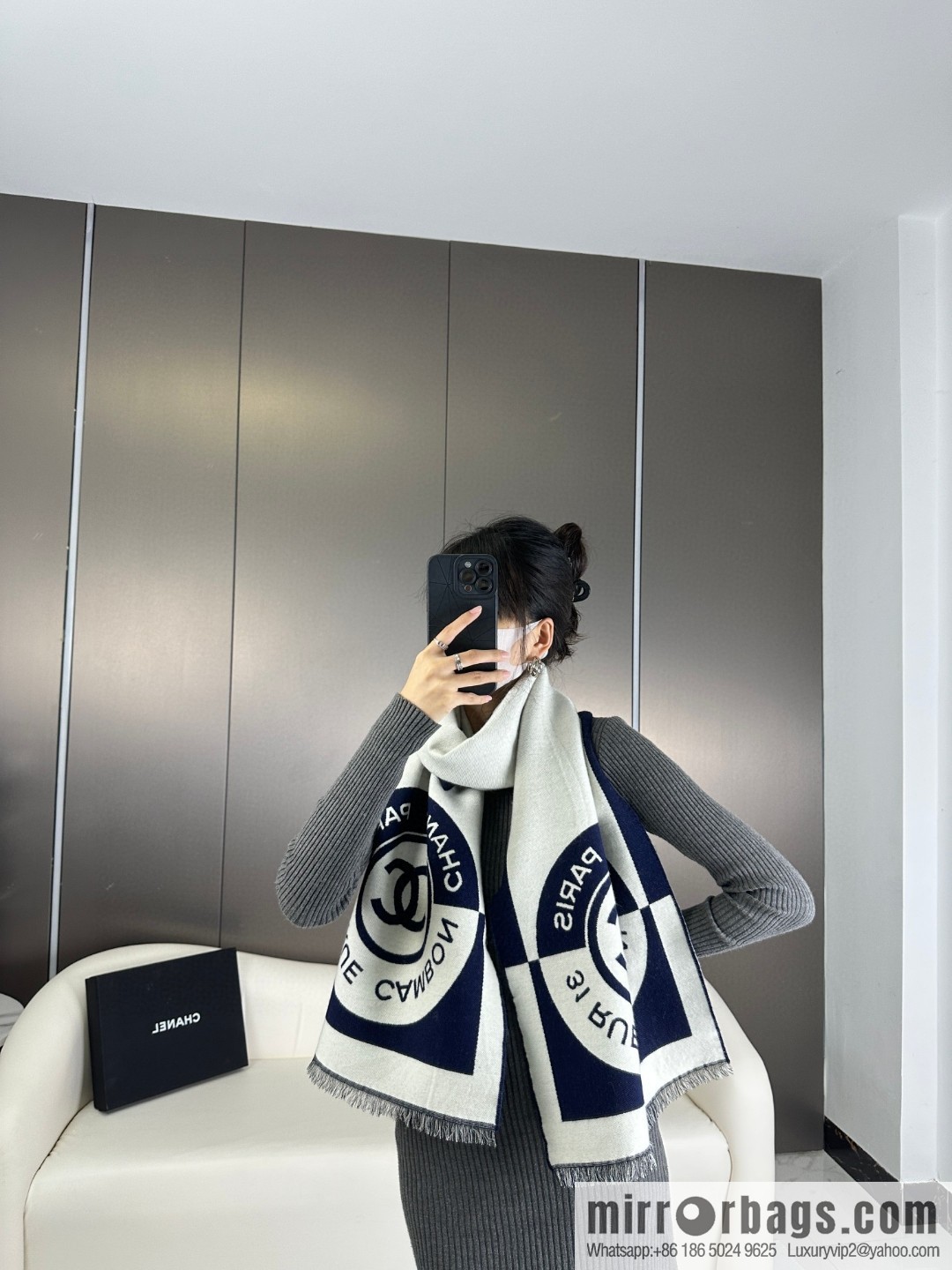 CHANEL Xiaoxiang badge scarf
