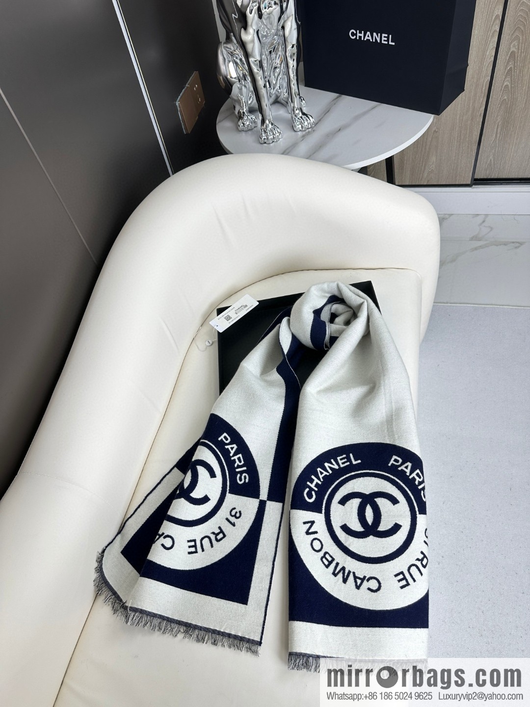 CHANEL Xiaoxiang badge scarf