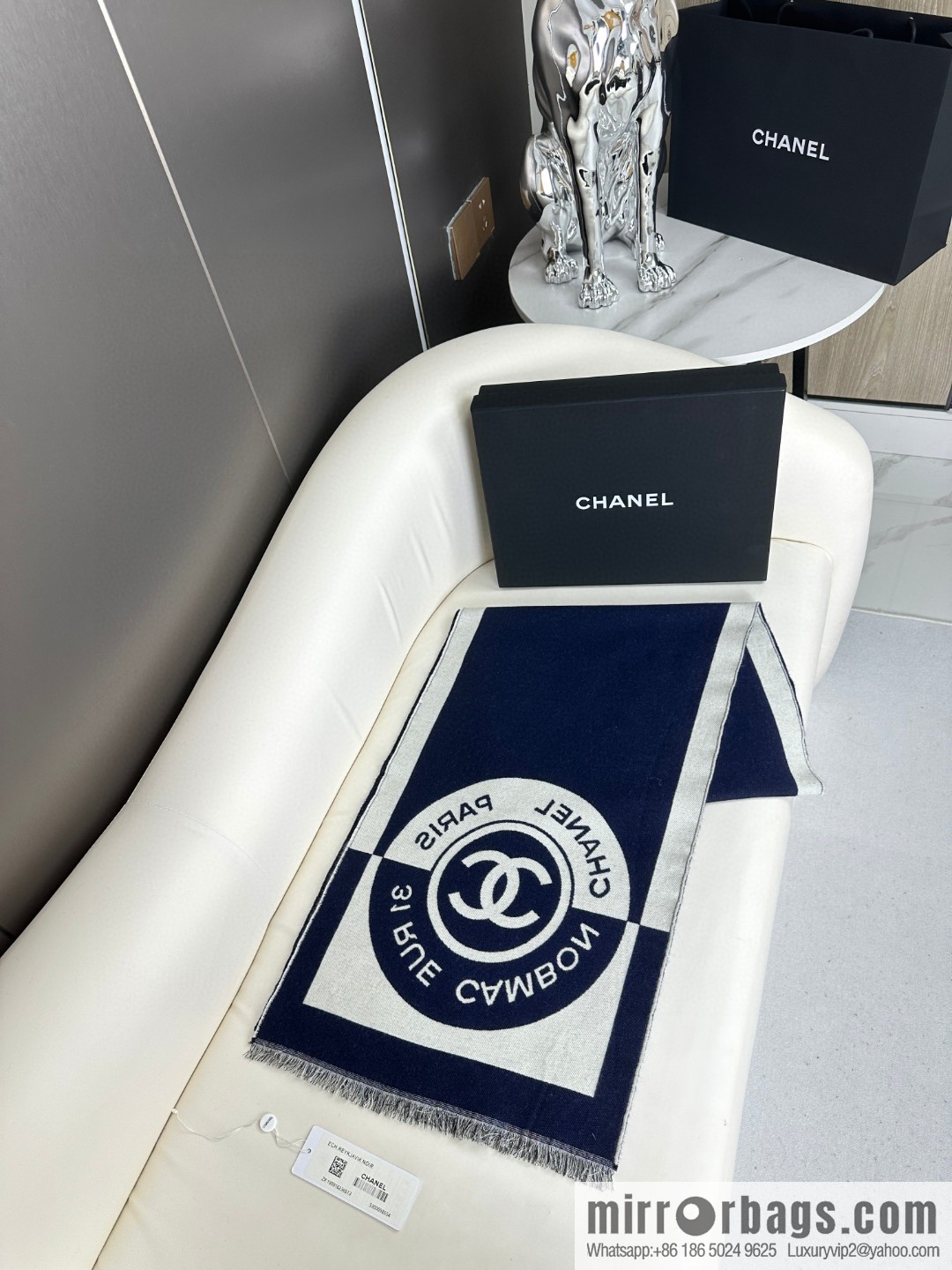 CHANEL Xiaoxiang badge scarf