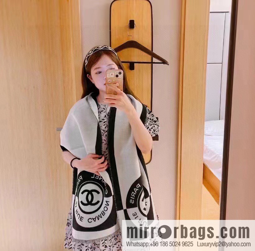 CHANEL Xiaoxiang badge scarf