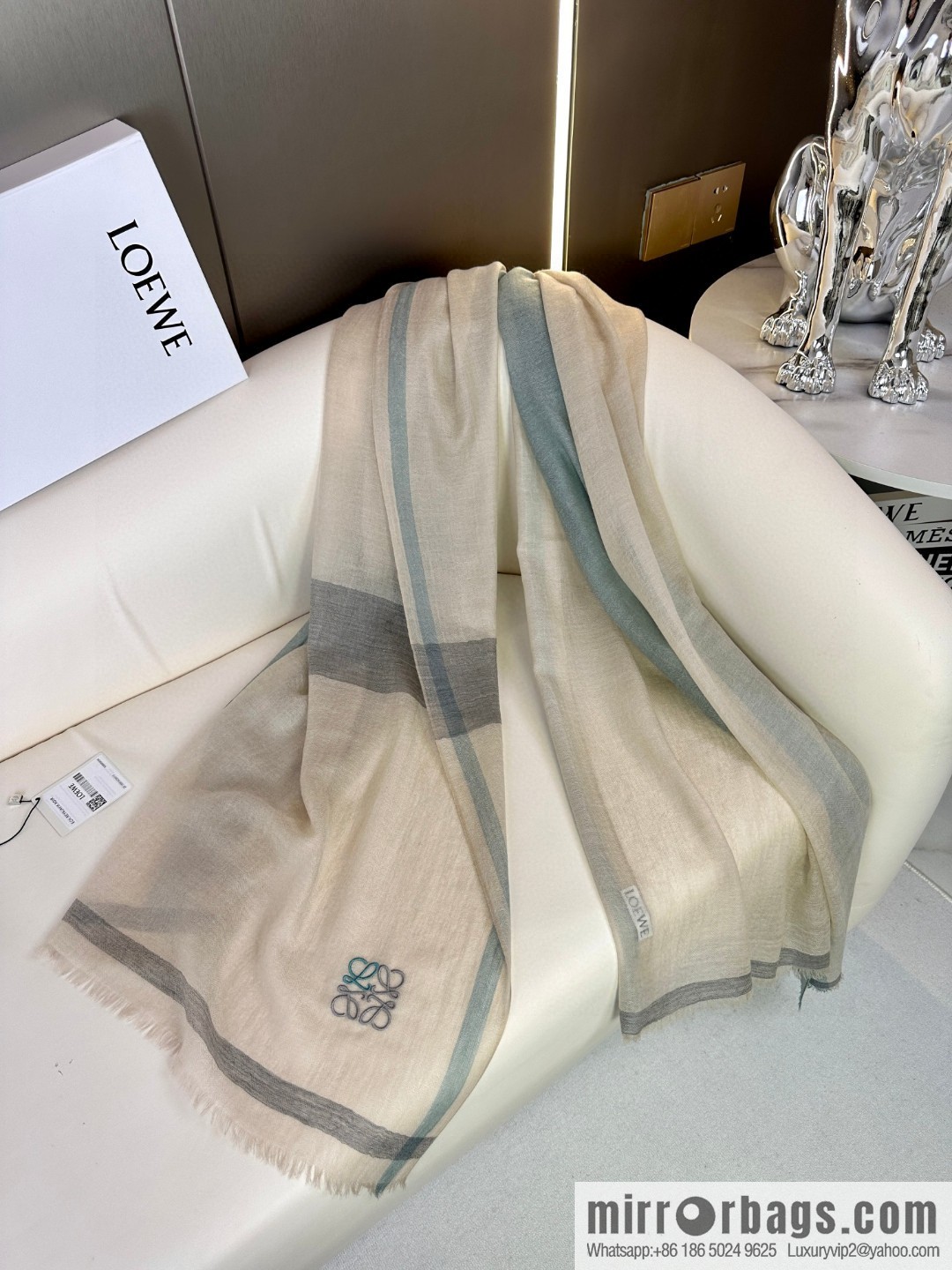LOEWE LW light plaid long towel
