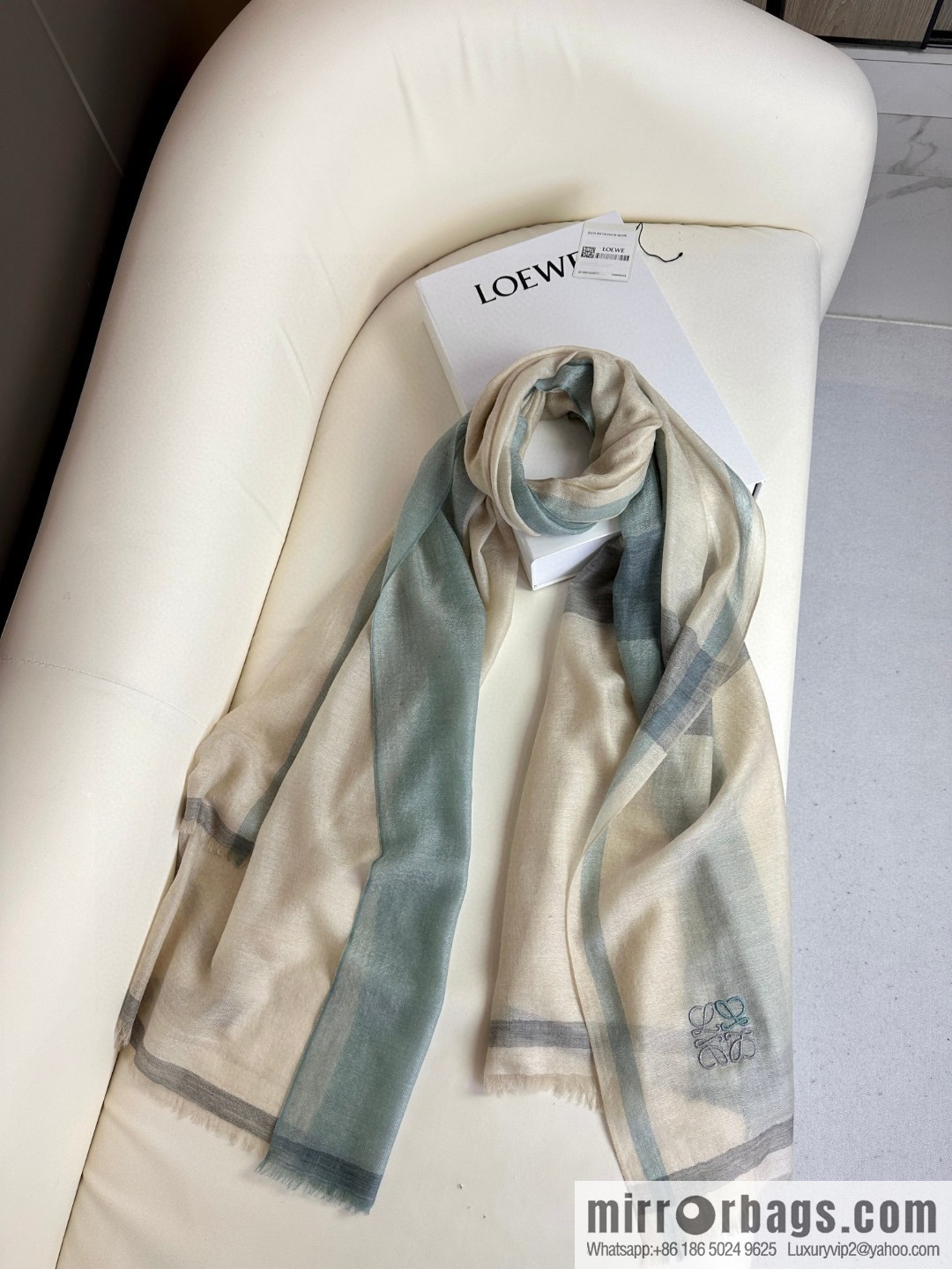 LOEWE LW light plaid long towel
