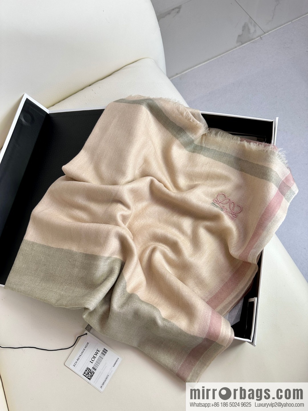 LOEWE LW light plaid long towel