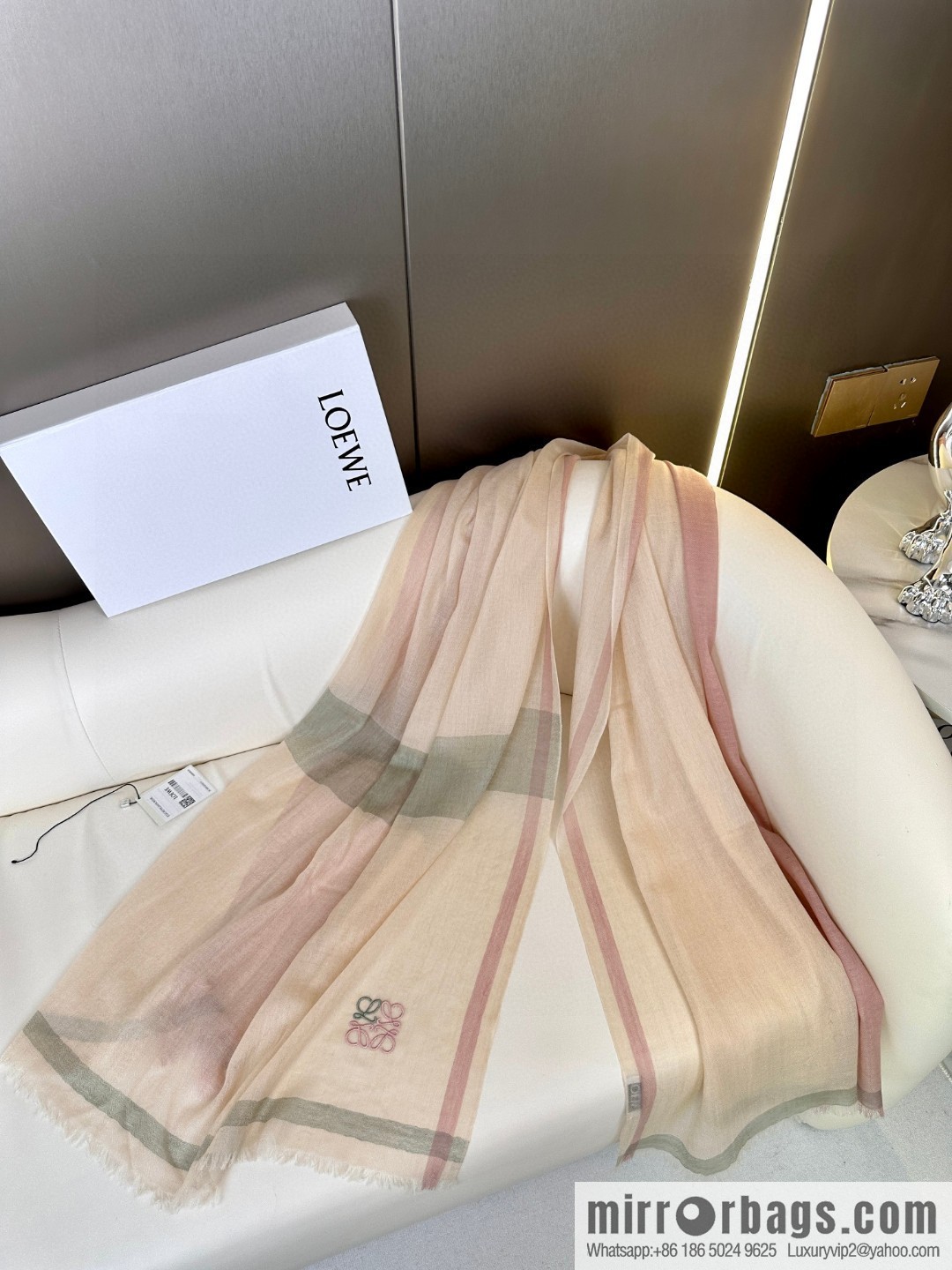 LOEWE LW light plaid long towel