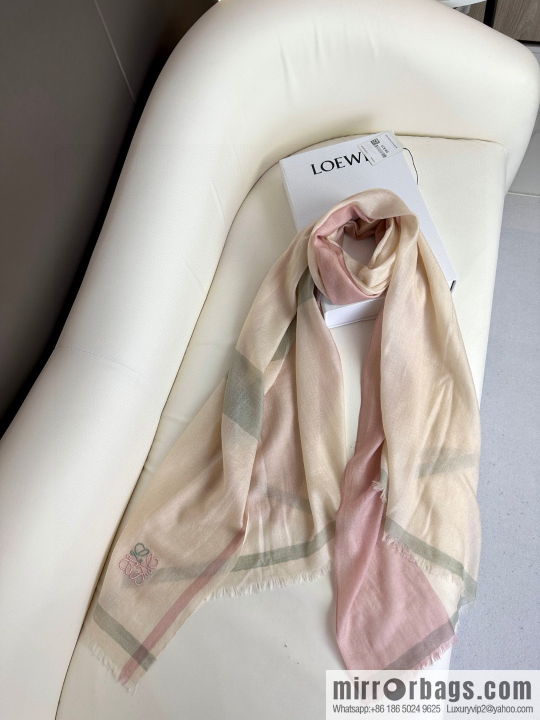 LOEWE LW light plaid long towel