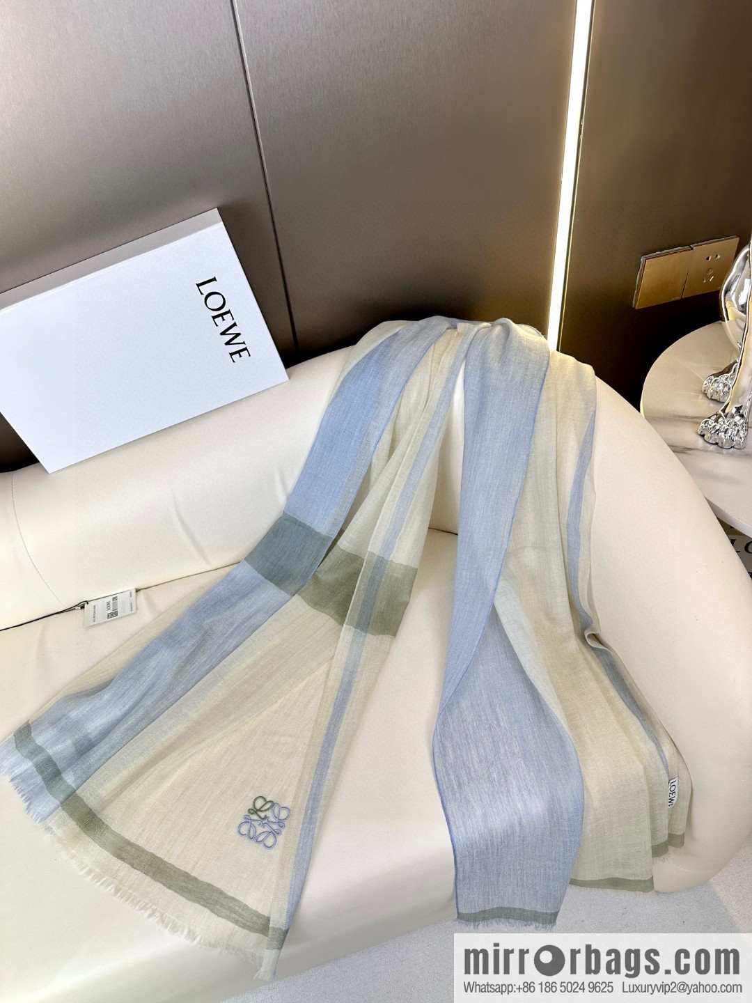 LOEWE LW light plaid long towel