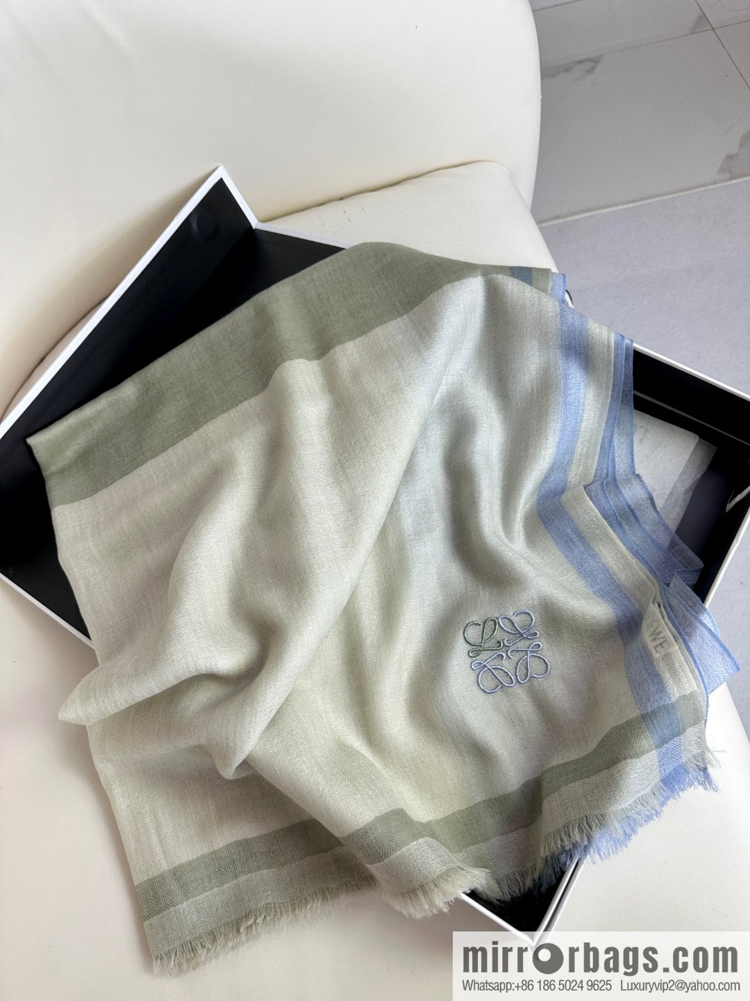 LOEWE LW light plaid long towel