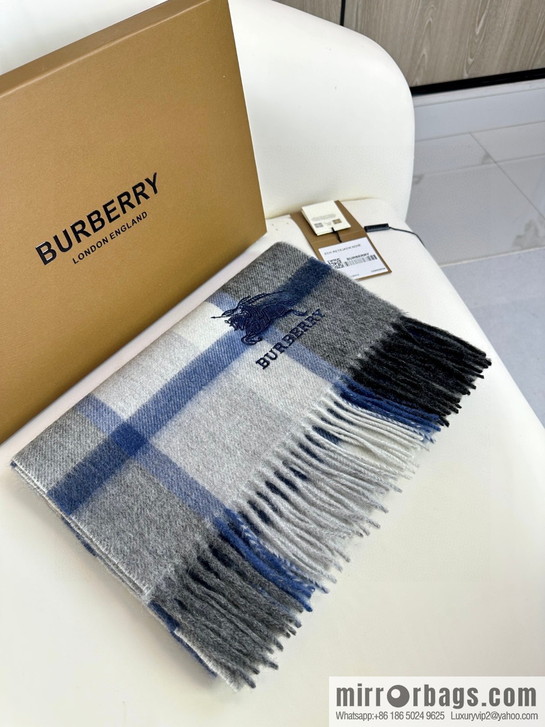 Burberry Burberry 2023 latest [Classic Plaid War Horse] unisex couple scarf