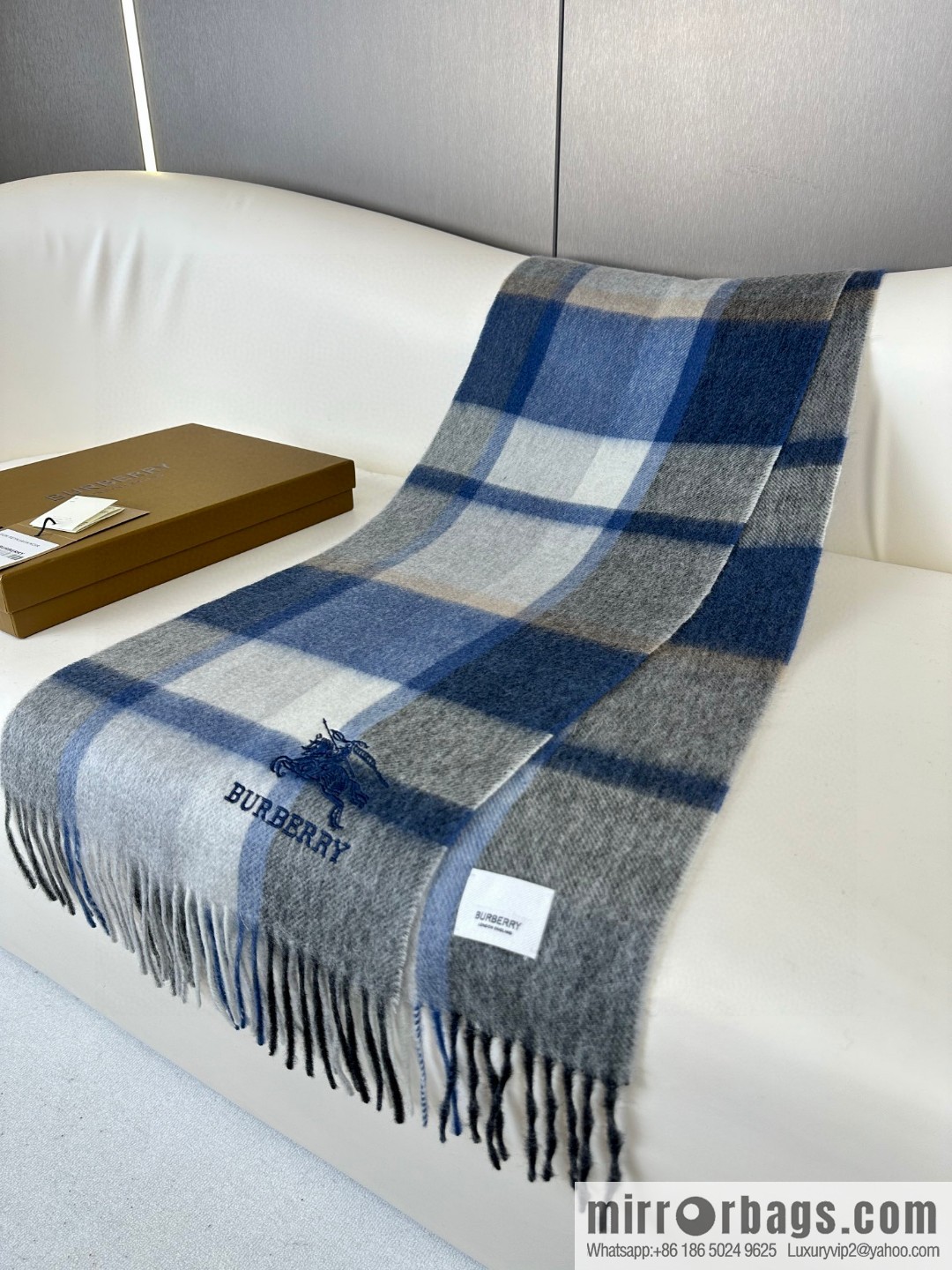 Burberry Burberry 2023 latest [Classic Plaid War Horse] unisex couple scarf