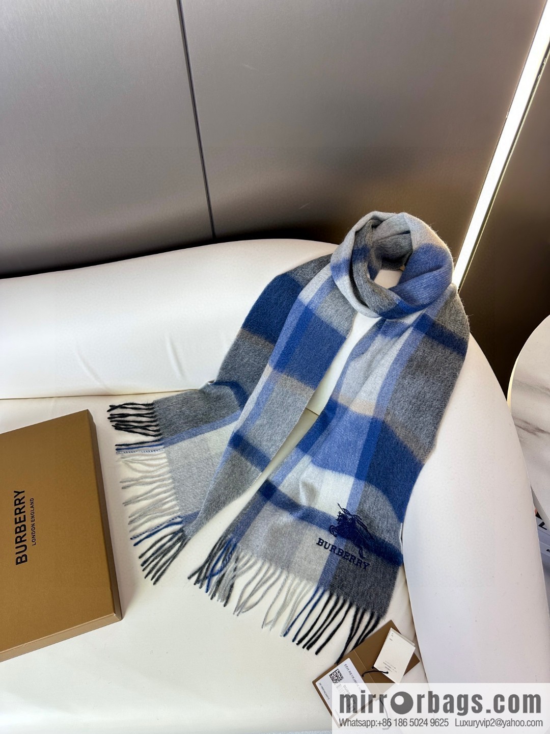 Burberry Burberry 2023 latest [Classic Plaid War Horse] unisex couple scarf
