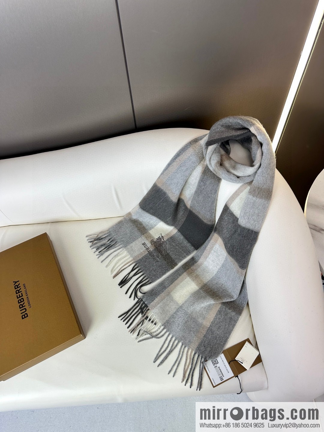 Burberry Burberry 2023 latest [Classic Plaid War Horse] unisex couple scarf