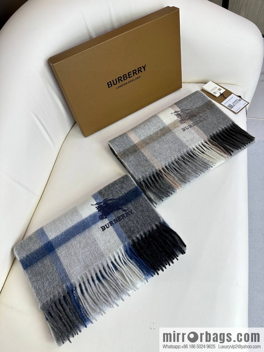 Burberry Burberry 2023 latest [Classic Plaid War Horse] unisex couple scarf