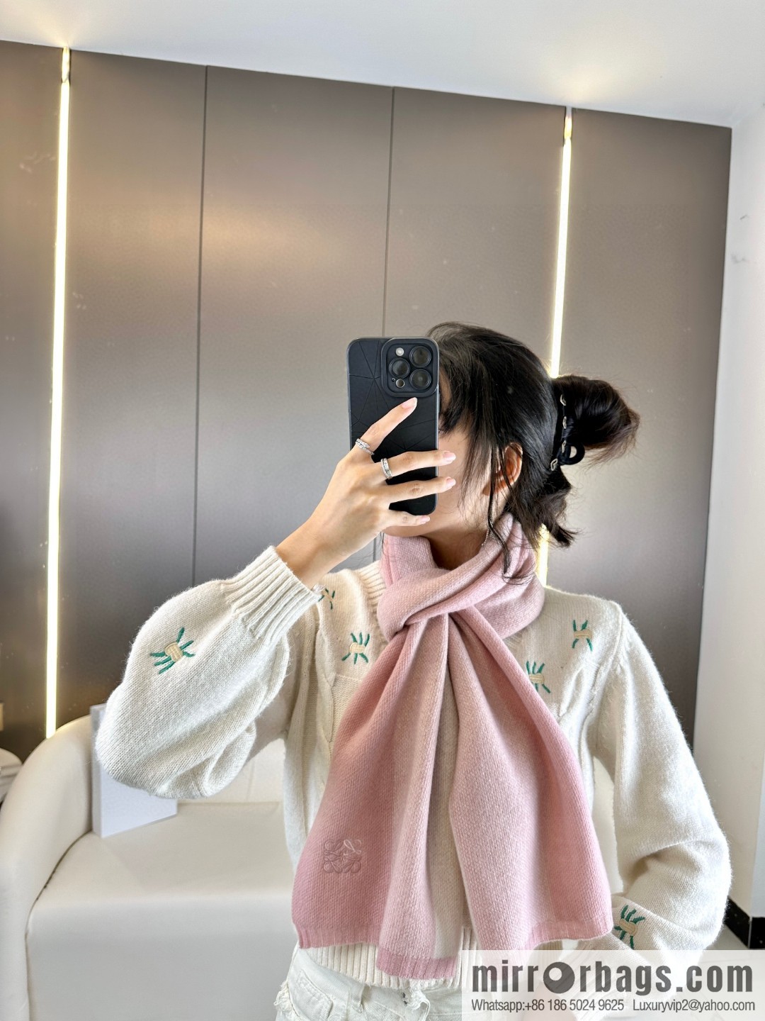 LOEWE 2023 new knitted scarf