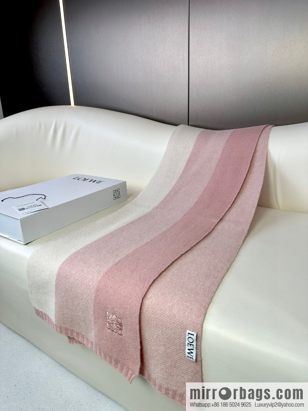 LOEWE 2023 new knitted scarf