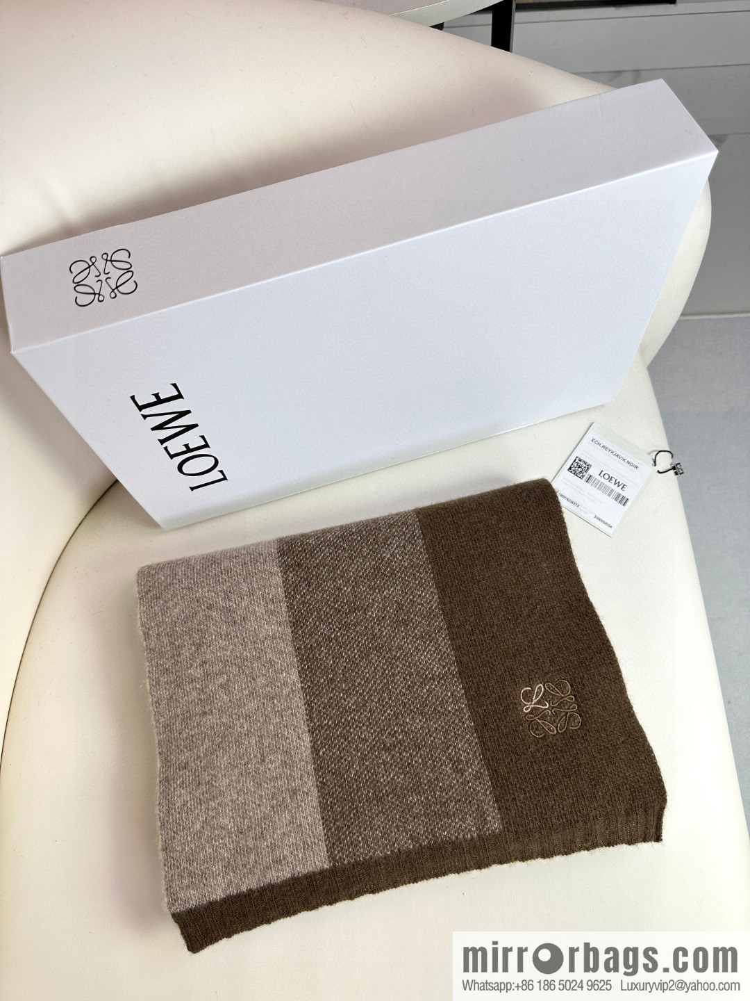 LOEWE 2023 new knitted scarf