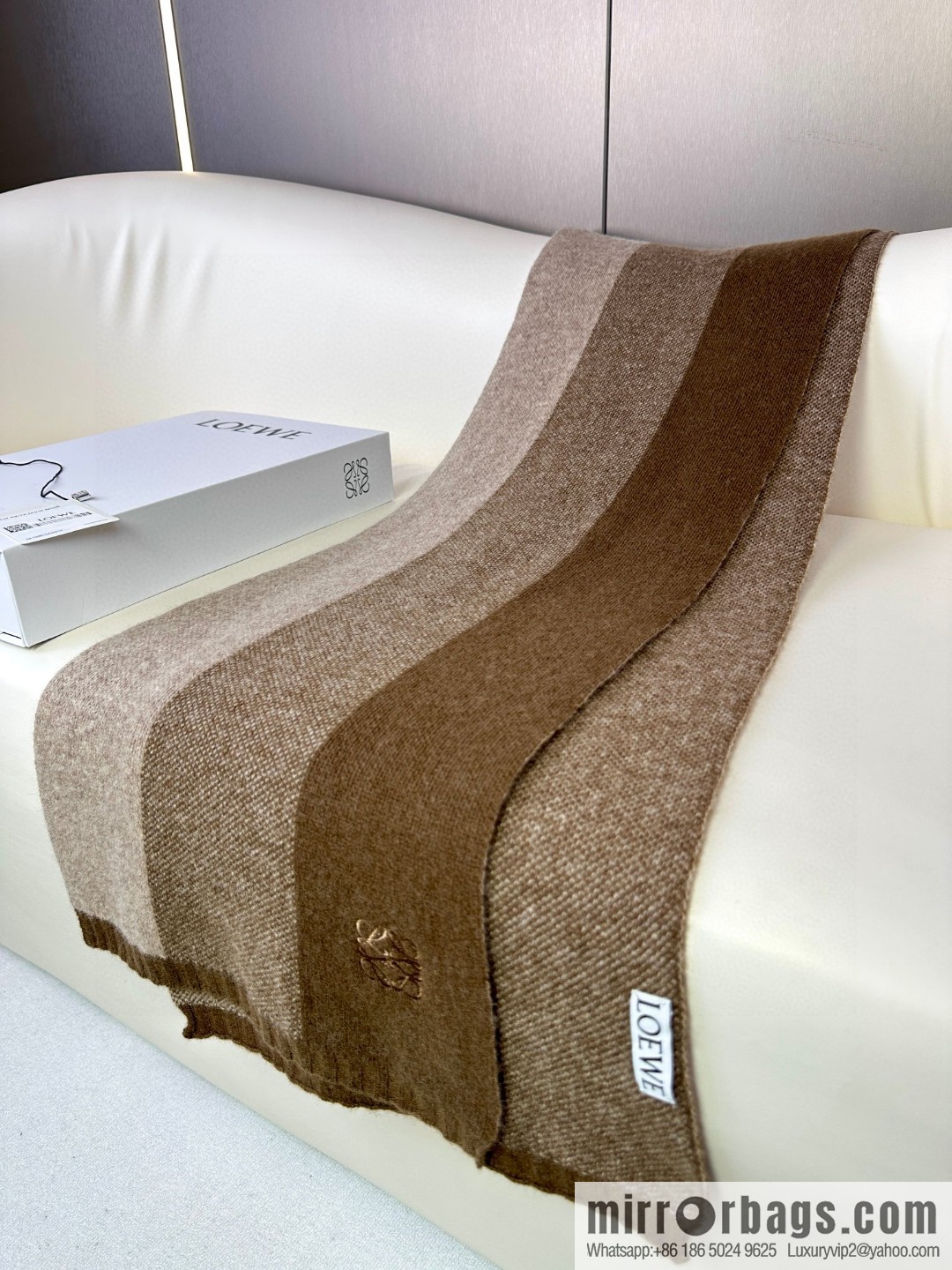 LOEWE 2023 new knitted scarf