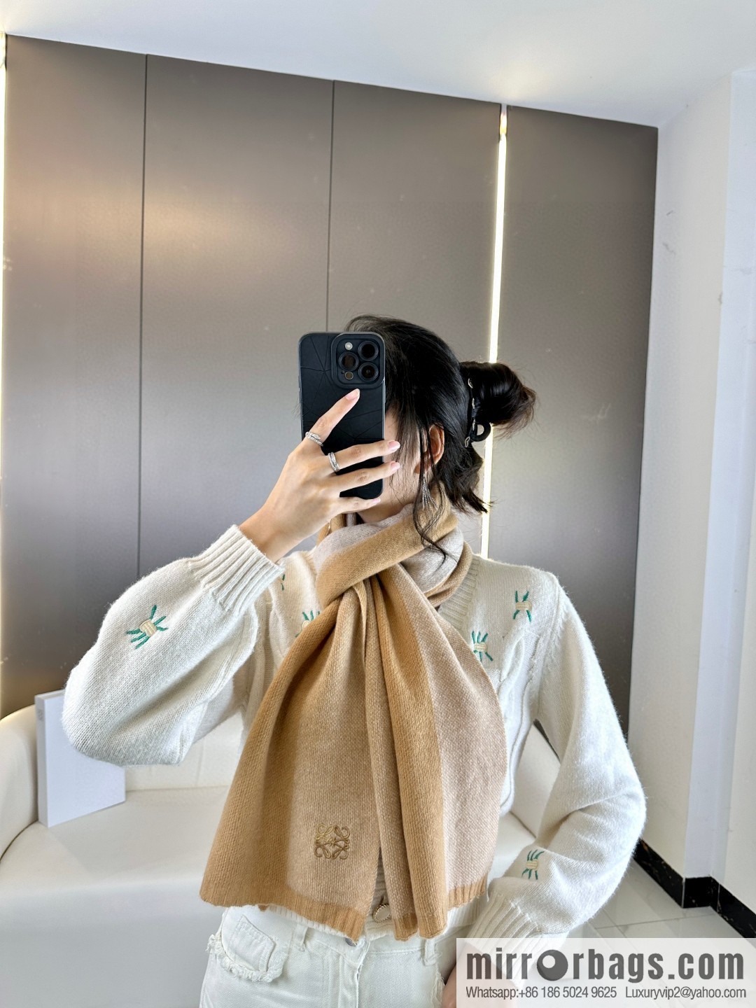 LOEWE 2023 new knitted scarf