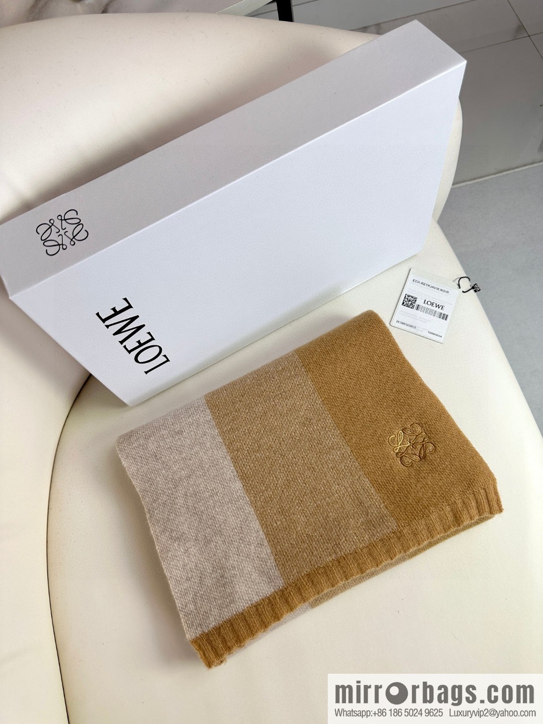 LOEWE 2023 new knitted scarf