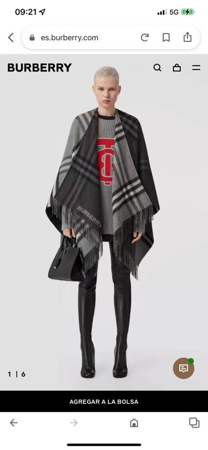 Burberry, the latest contrasting plaid jacquard cape
