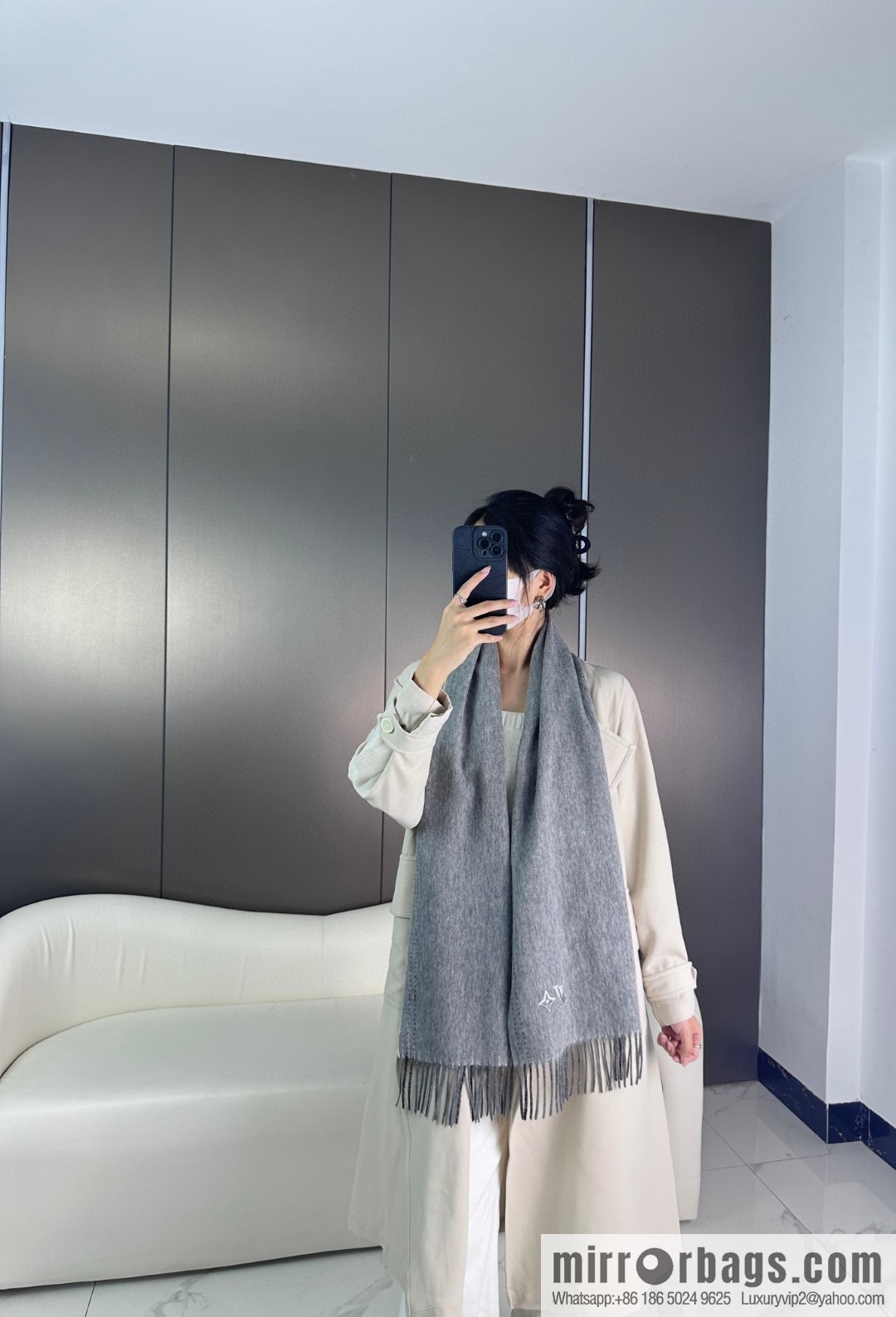 LV Classic Men's and Women's 30cm Wide Cashmere Scarf