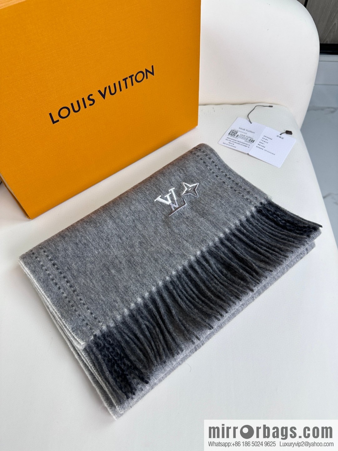 LV Classic Men's and Women's 30cm Wide Cashmere Scarf