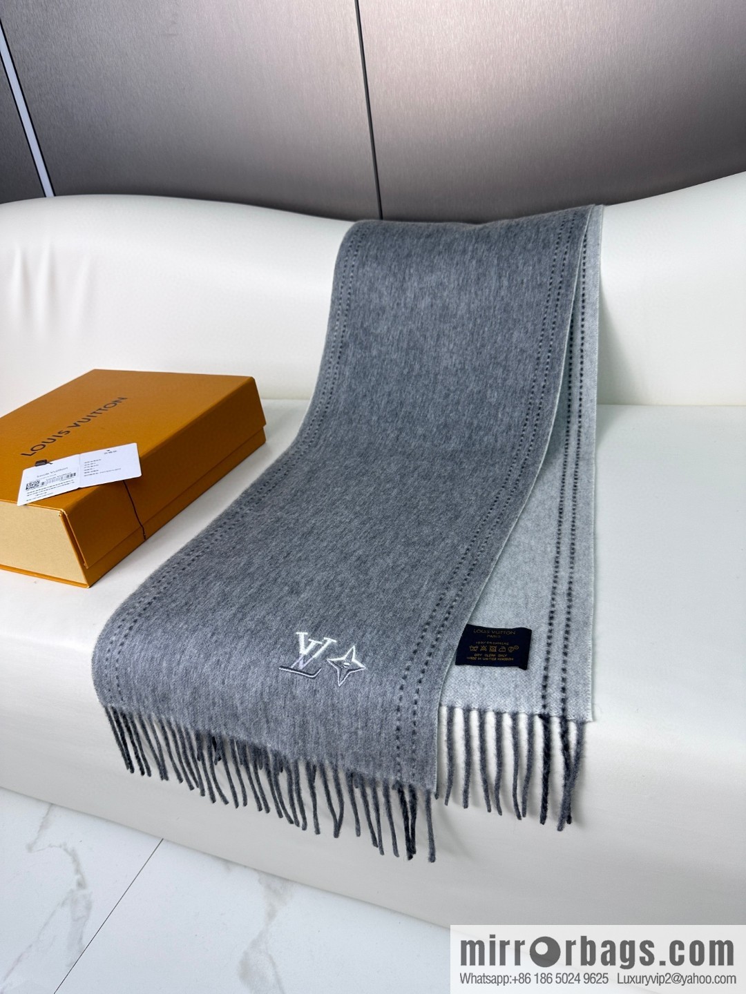 LV Classic Men's and Women's 30cm Wide Cashmere Scarf