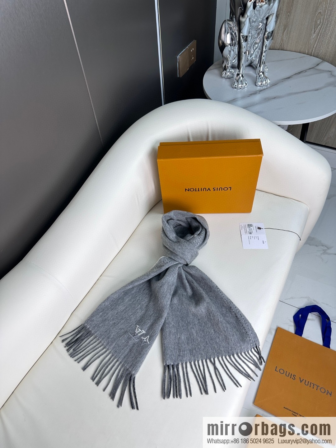 LV Classic Men's and Women's 30cm Wide Cashmere Scarf